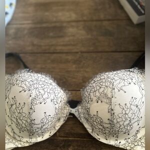 Victoria’s Secret  dry sexy push up bra